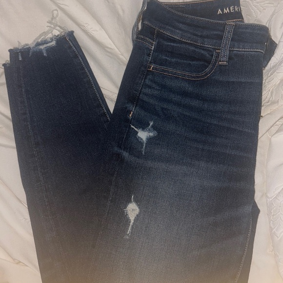 American eagle dark blue skinny jeans size 4 barley worn SUPER COMFY - Picture 1 of 3